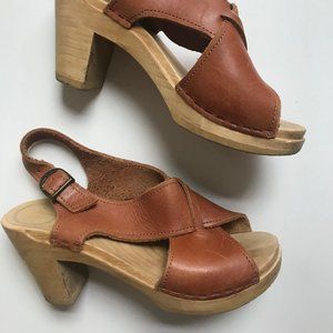 No. 6 Cross Strap Clog Sandal